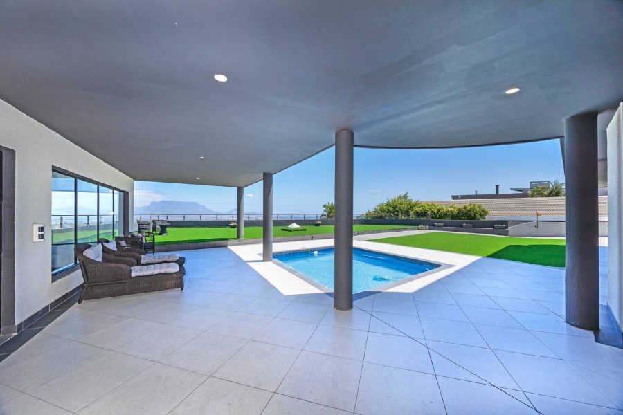 8 Bedroom Property for Sale in Plattekloof Western Cape